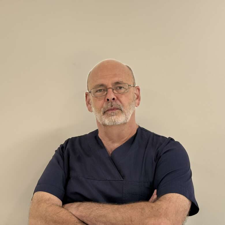Kώστας Γιαννίκας PhD FRCS FEBOT DipSpMed